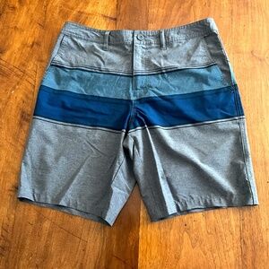 Valor Hybrid Light Weight Men’s Grey And Blue Board Shorts Size 32